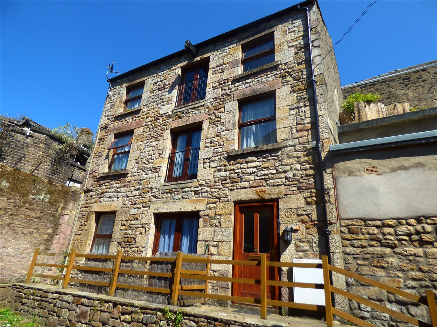 Flat1 Gees Court Moor Lane R&B Estate Agents